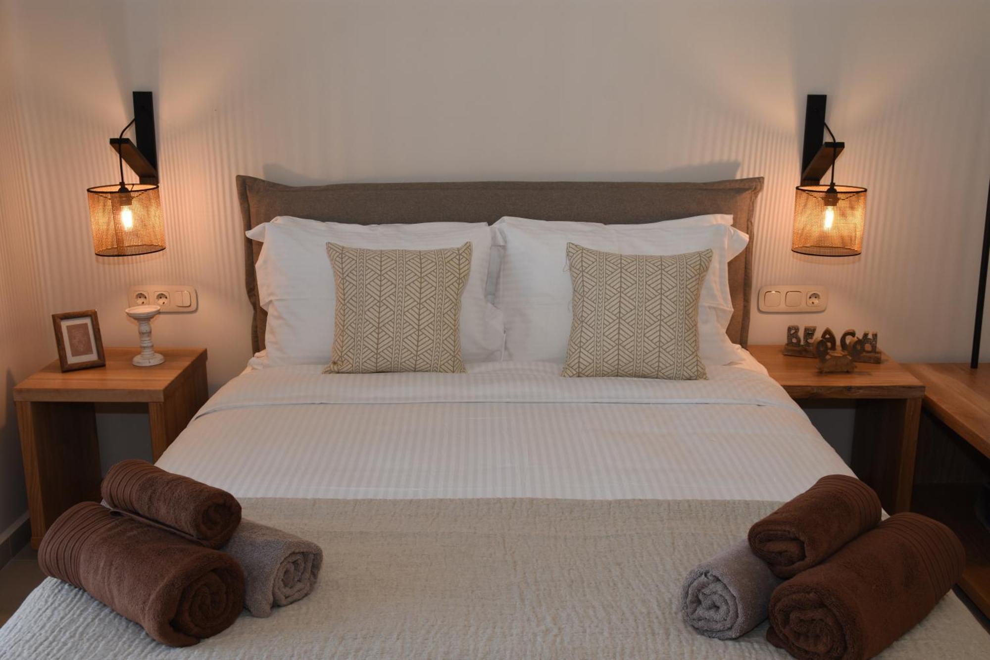 Living Moments Villa Фира Екстериор снимка