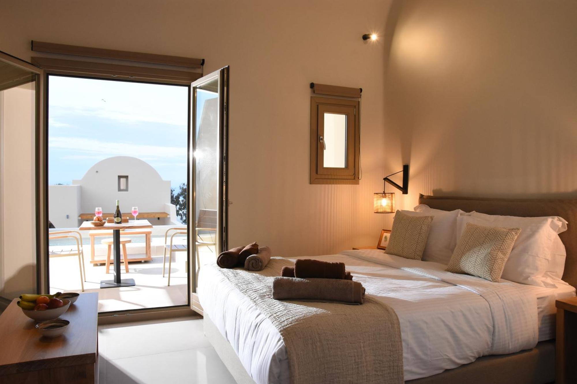 Living Moments Villa Фира Екстериор снимка